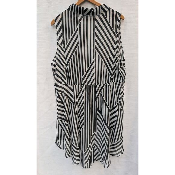 Torrid Hi-Lo Babydoll Sheer Button Front Tunic Tank Sz 2X Black White Geometric - Picture 5 of 9